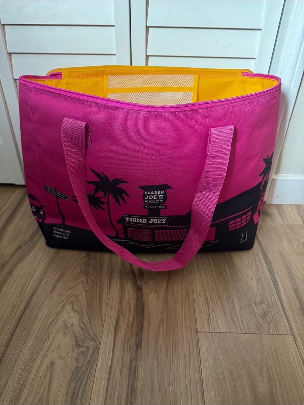 Trader Joe's Hot Pink Reusable Insulated Tote Bag - Picture 7 of 7